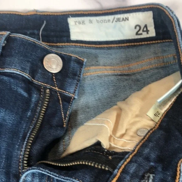 Rag & bone 10 Inch Capri Skinny Jeans in Stanwix Wash Released Raw Hem, Size 24 - Picture 9 of 16